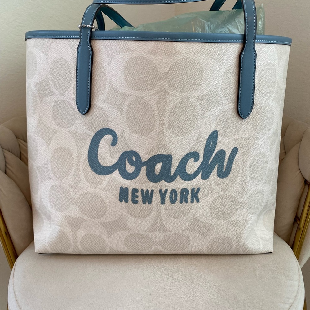 Coach City Tote Bag With Coach Graphic | Sv/Chalk/Bluebell - Picture 2 of 7